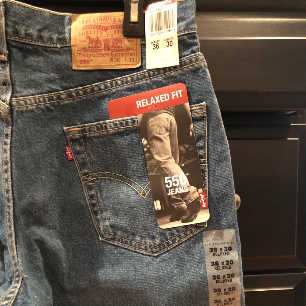 Levi blue jeans/ relaxed fit